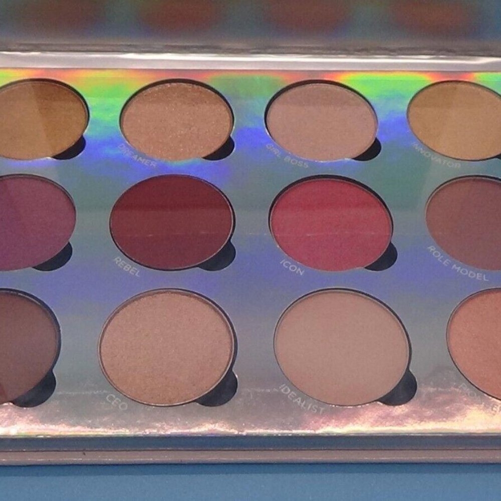 NIB Pur Extreme Visionary Magnetic Eyeshadow Palette With Hemp Very Exclusive